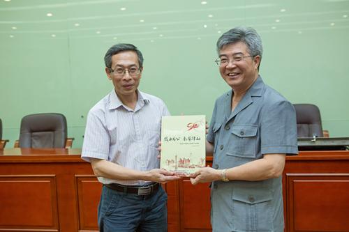 LEE_0716_副本.jpg