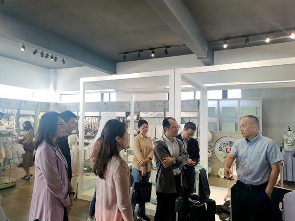 参观广东乐美达集团_副本.jpg